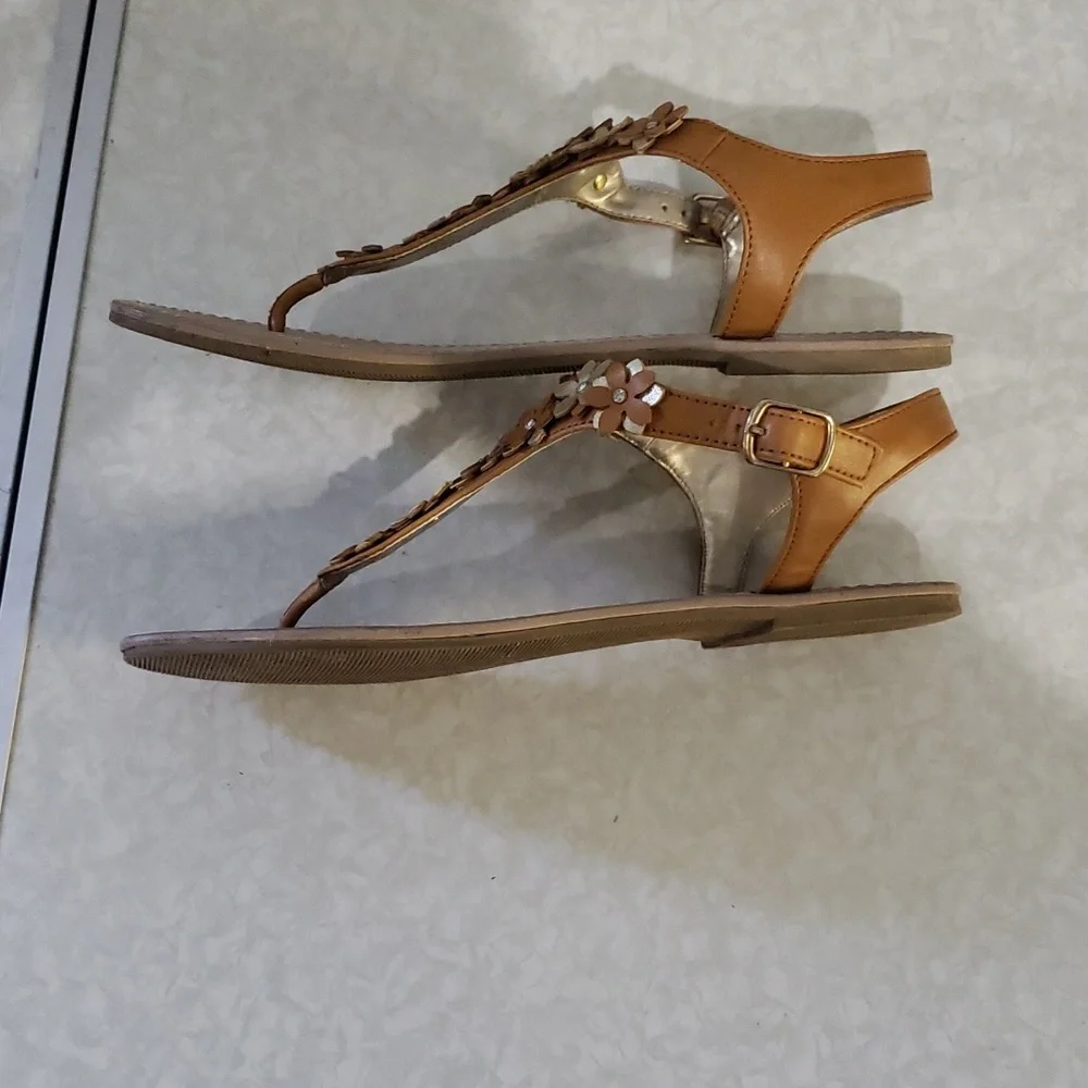 The‎ Children's Place Girl's Flower T-Strap Sandals size 3